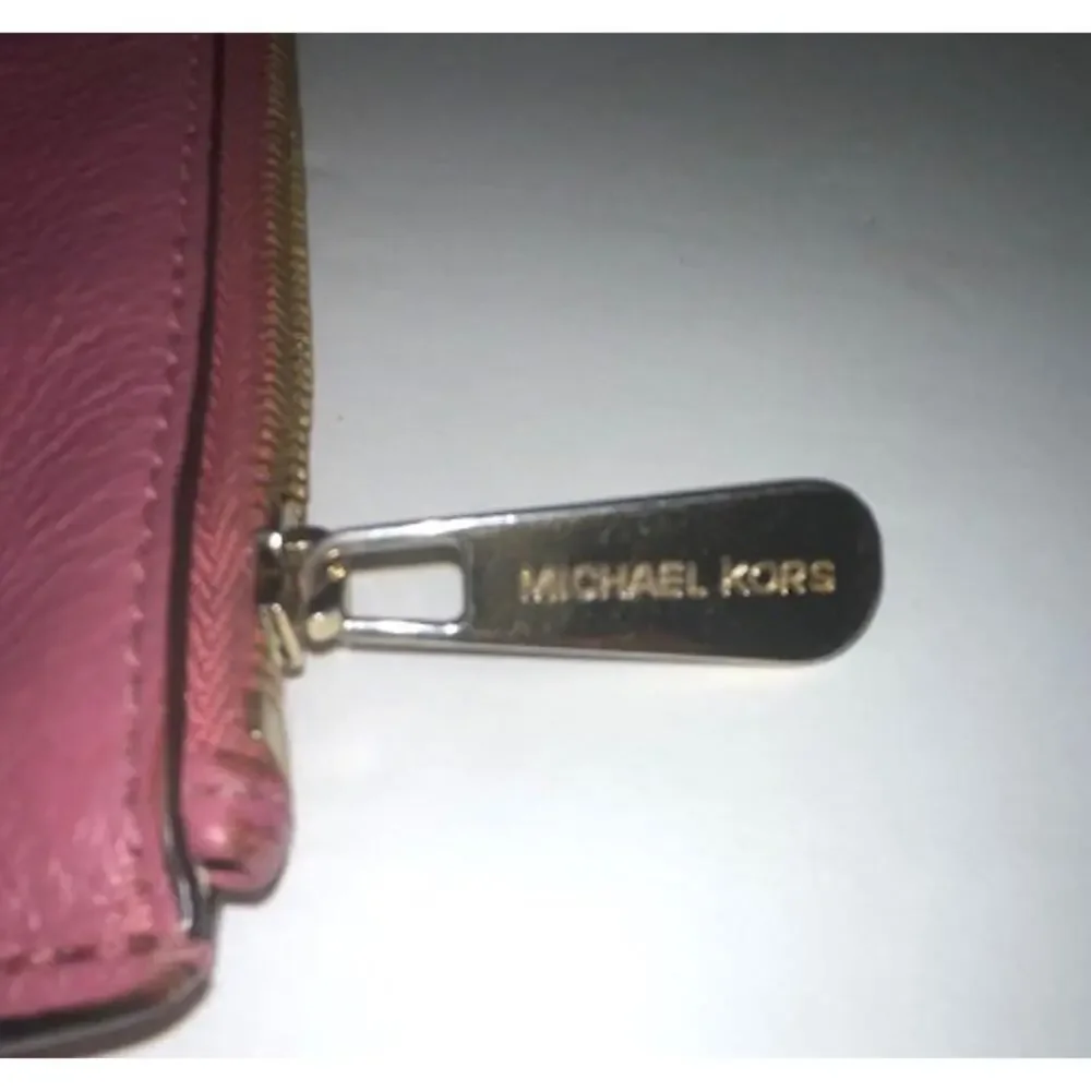 Michael Kors Pink Clutch/Wristlet in EUC